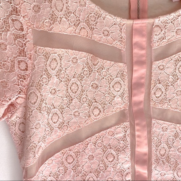 Romeo & Juliet Couture Dusty pink lace short sleeve crop top, Size L - Picture 9 of 9